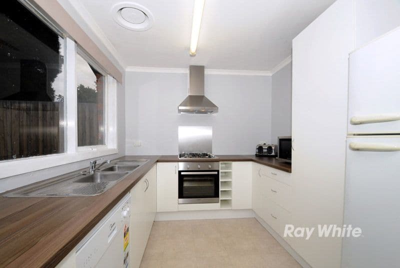 16 Tasman Close, WANTIRNA SOUTH VIC 3152, Wantirna South - Thumbnail 2