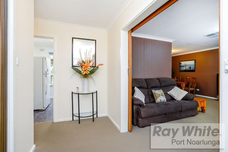11 Amanda Way, MORPHETT VALE SA 5162, Morphett Vale - Thumbnail 2