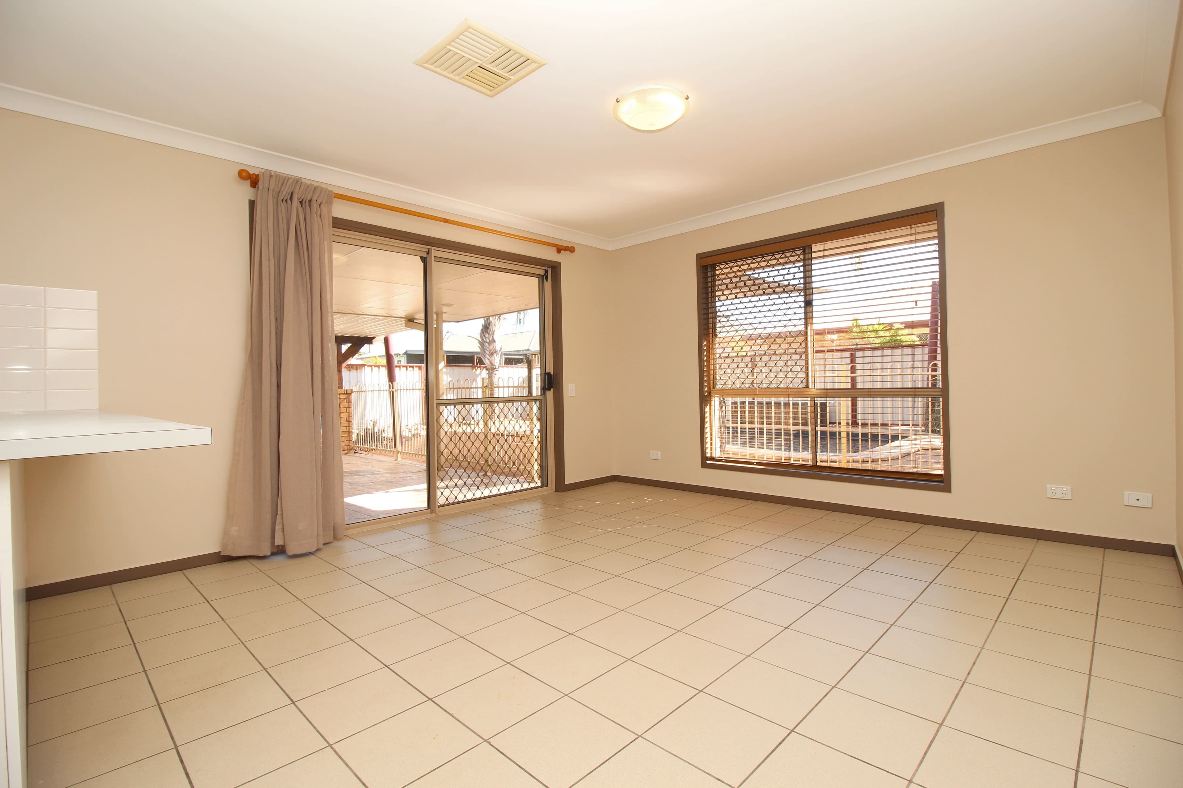 34 Cowan Crescent, Emerald QLD 4720, Emerald - Thumbnail 6