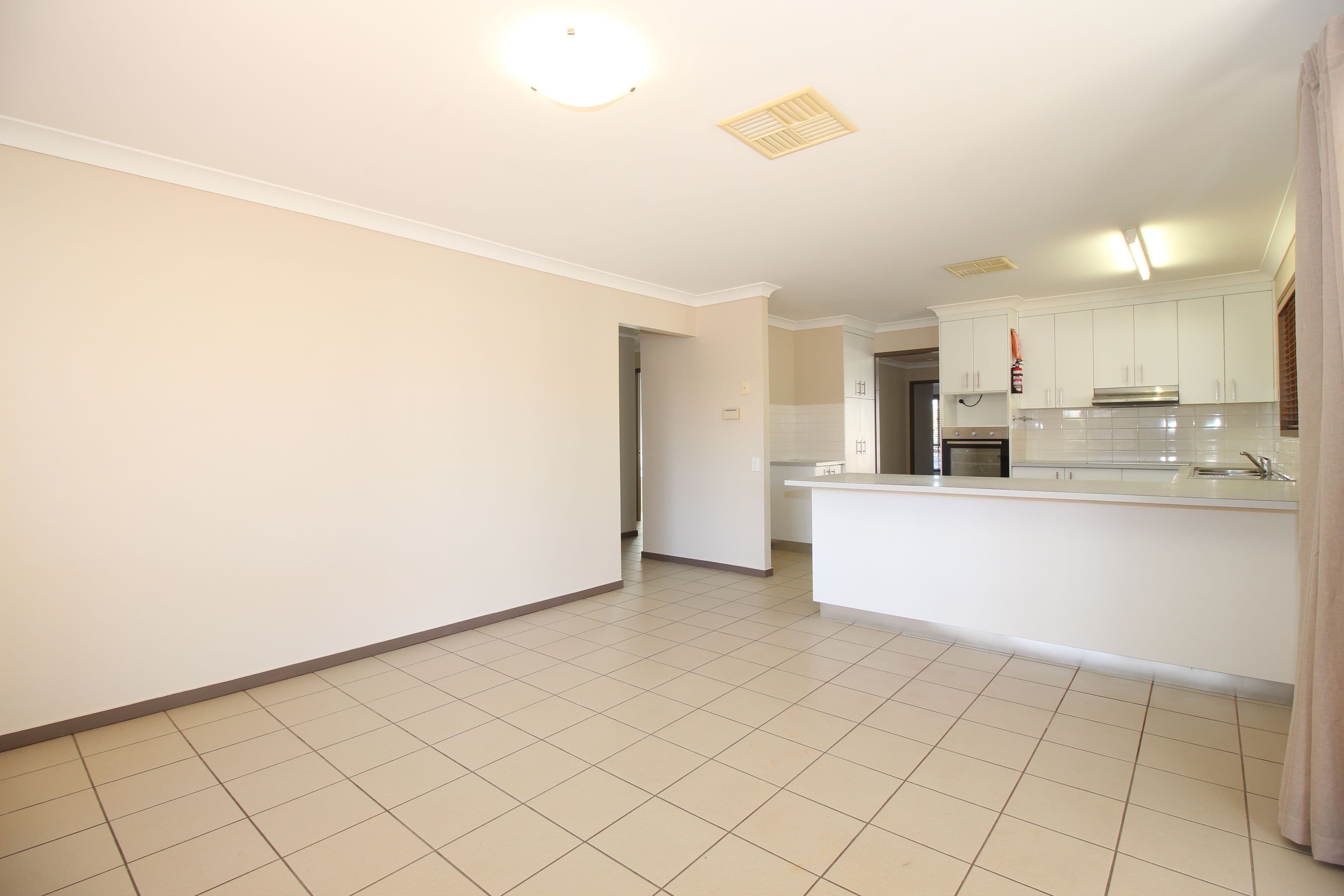 34 Cowan Crescent, Emerald QLD 4720, Emerald - Thumbnail 7