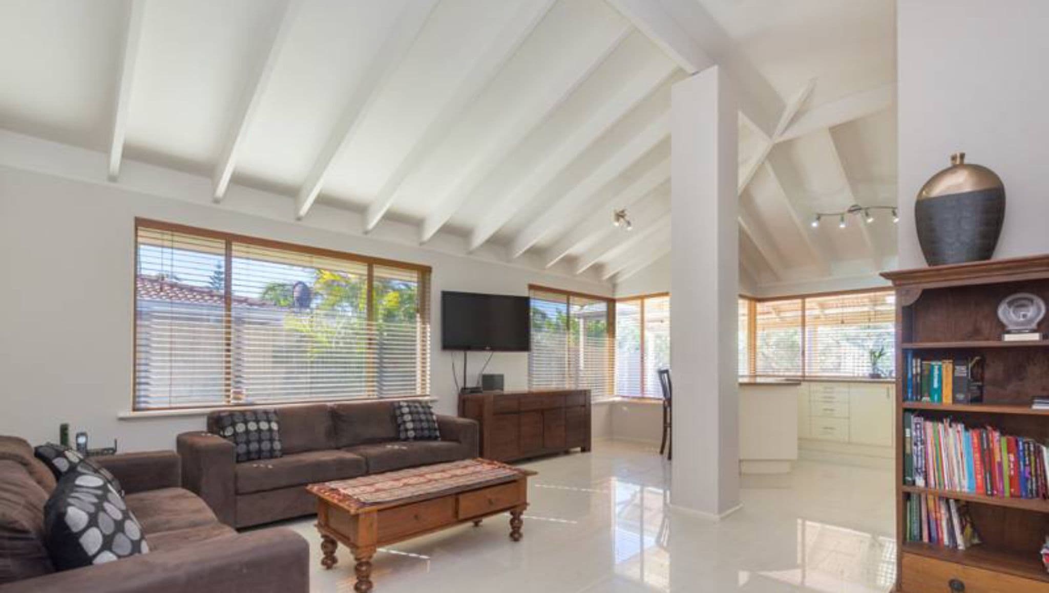 22 Lesueur Rise, Sorrento WA 6020, Sorrento - Thumbnail 2