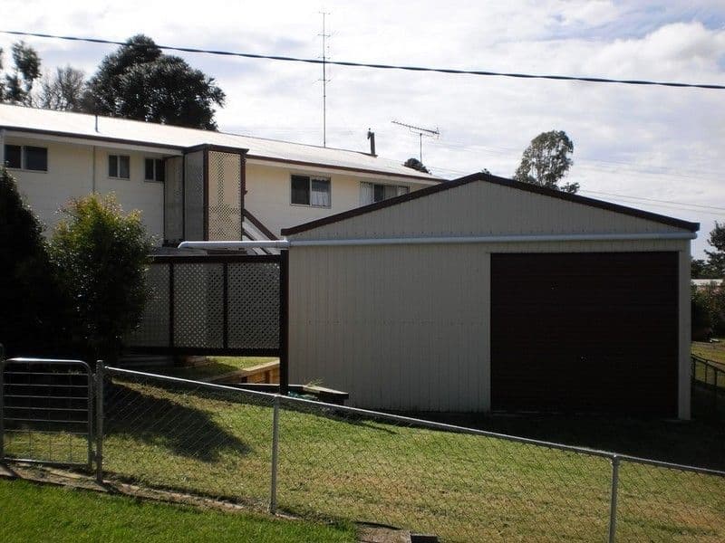 33 Rosalie Drive, YARRAMAN QLD 4614, Yarraman - Thumbnail 2