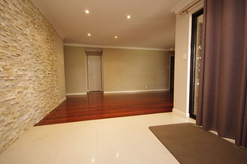 17 Arnos Way, GIRRAWHEEN WA 6064, Girrawheen - Thumbnail 4