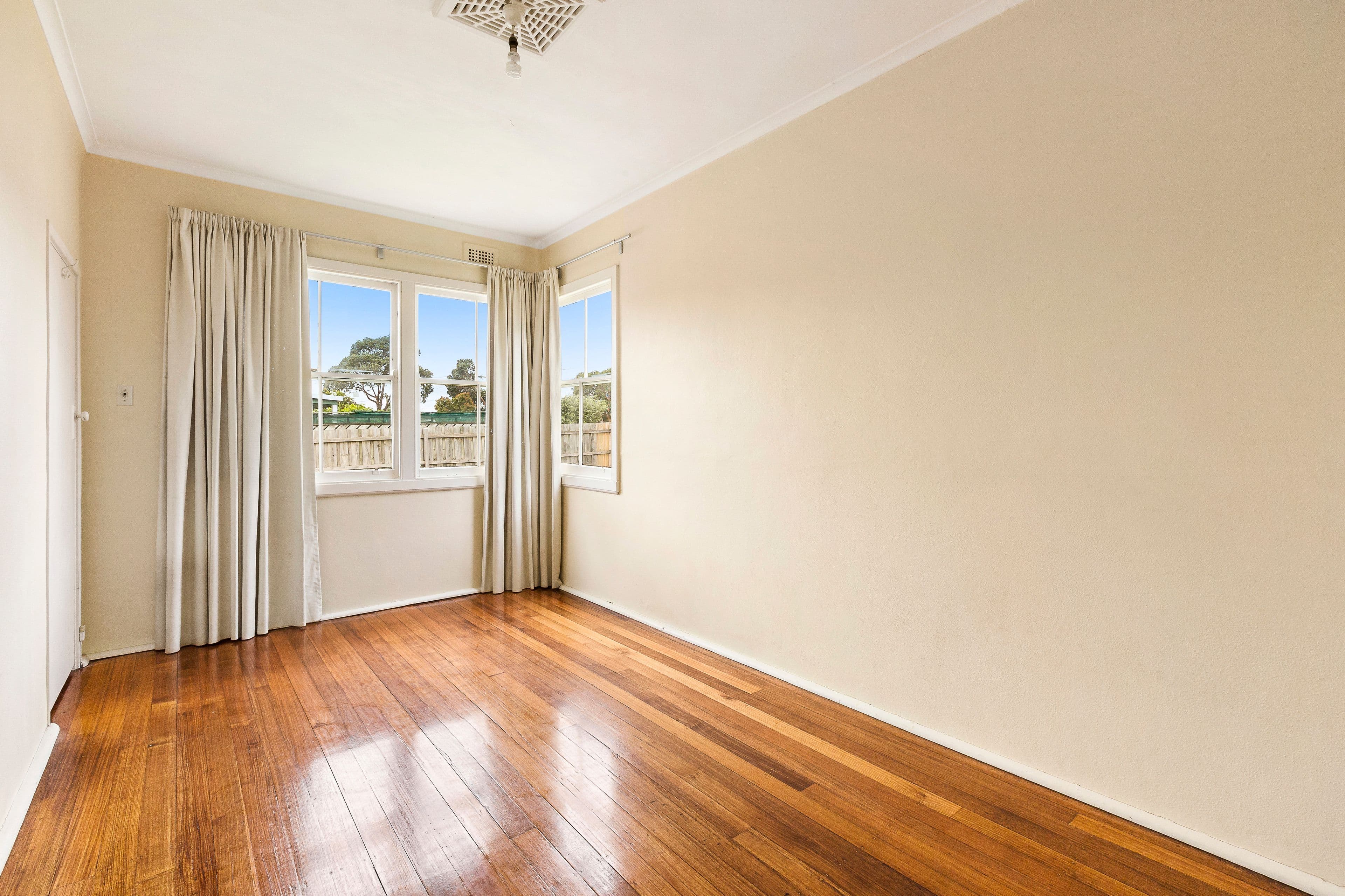 11 Austin Street, Hughesdale VIC 3166, Hughesdale - Thumbnail 3