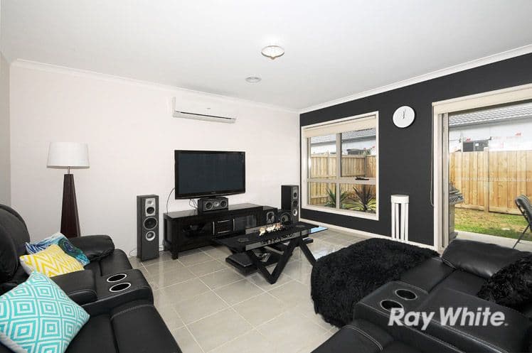 2 Watford Avenue, Cranbourne West VIC 3977, Cranbourne West - Thumbnail 4