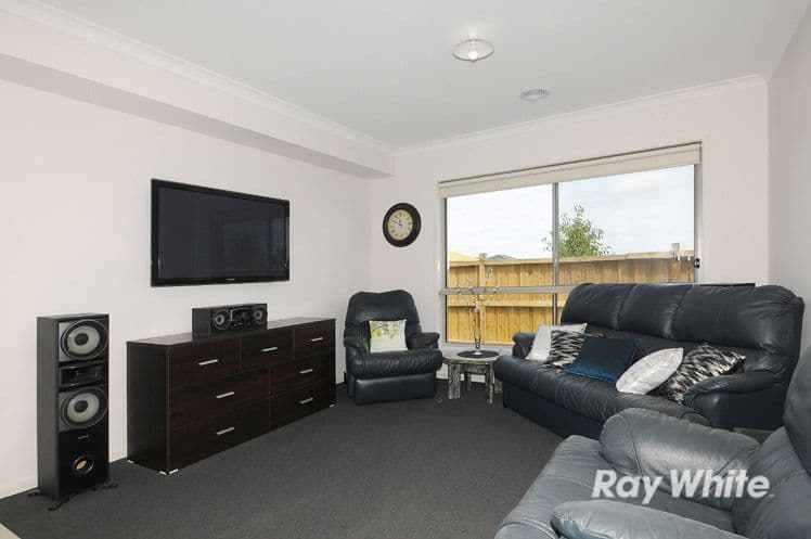 2 Watford Avenue, Cranbourne West VIC 3977, Cranbourne West - Thumbnail 6