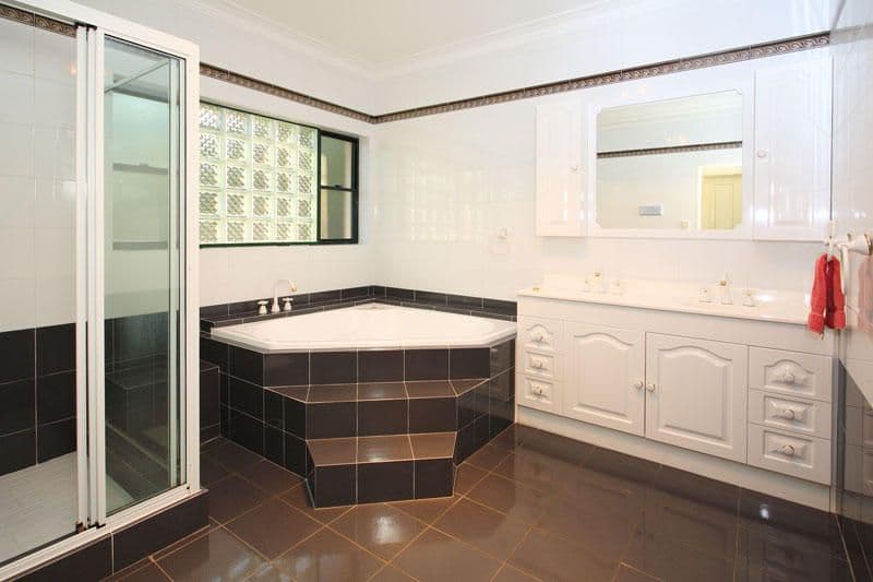 30 Dimboola Street, BRIDGEMAN DOWNS QLD 4035, Bridgeman Downs - Thumbnail 4