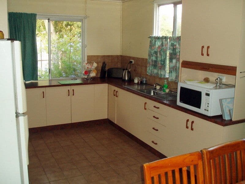 42 Watson Street, CHARLEVILLE QLD 4470, Charleville - Thumbnail 2