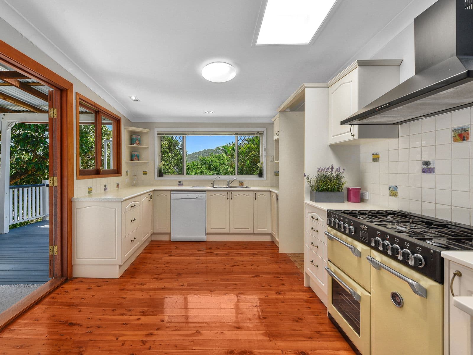 32 Hibiscus Avenue, Ashgrove QLD 4060, Ashgrove - Thumbnail 5