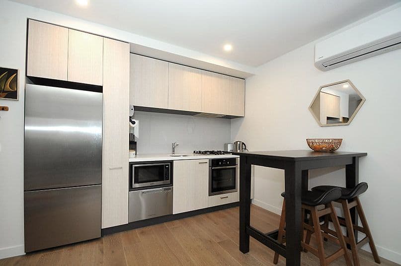 8 Railway Road, Cheltenham VIC 3192, Cheltenham - Thumbnail 2
