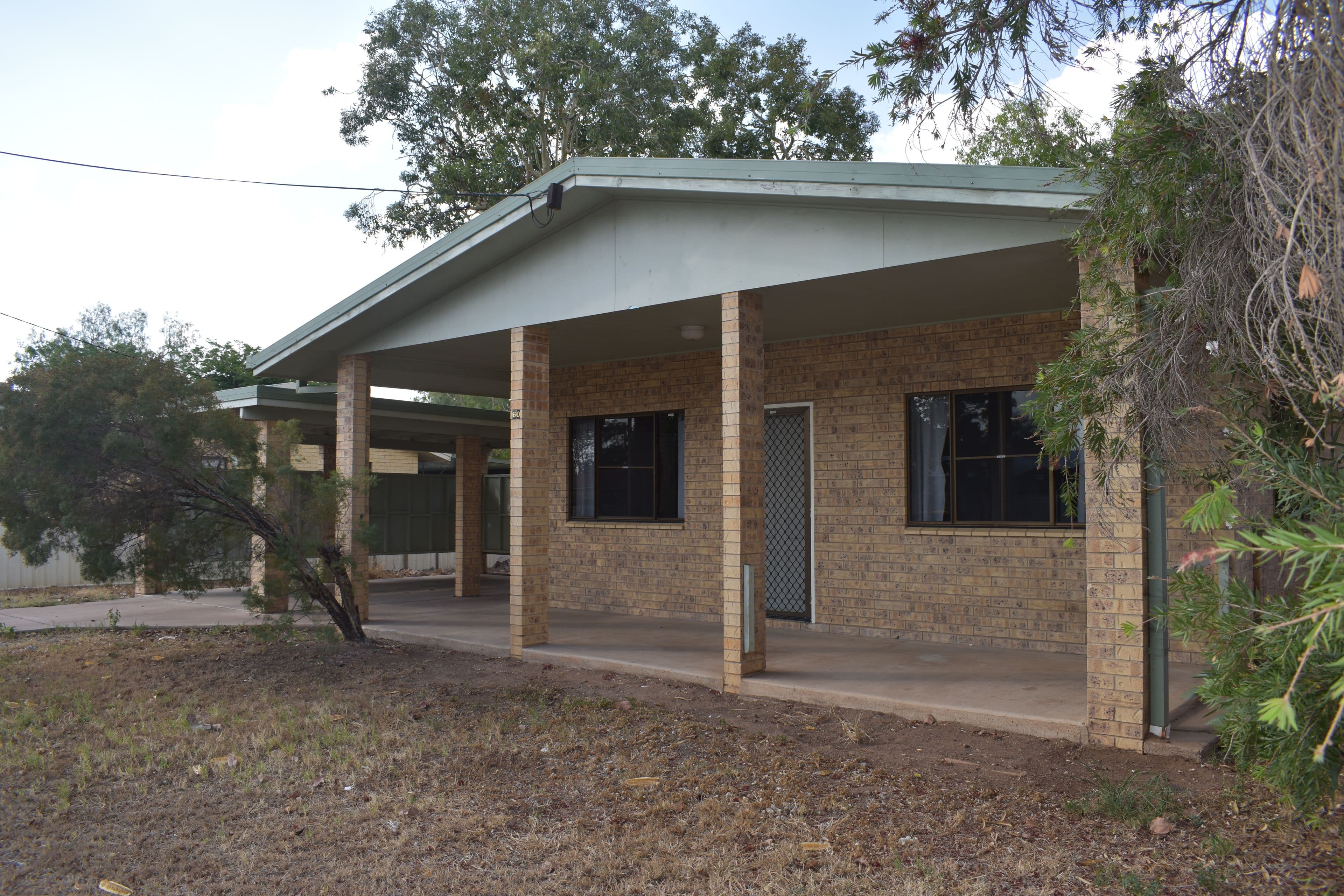 60 Gray Street, Emerald QLD 4720, Emerald - Thumbnail 2