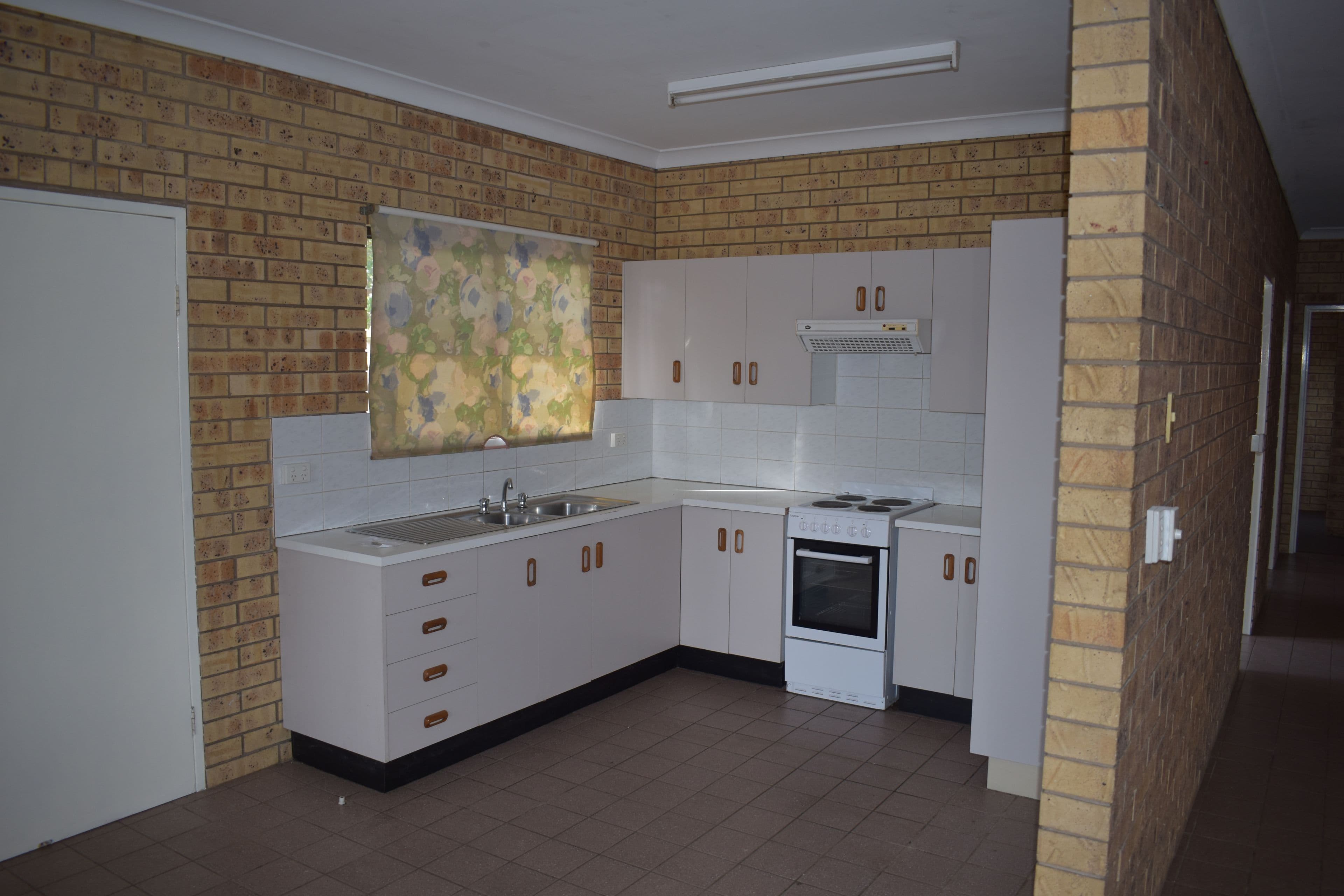 60 Gray Street, Emerald QLD 4720, Emerald - Thumbnail 3