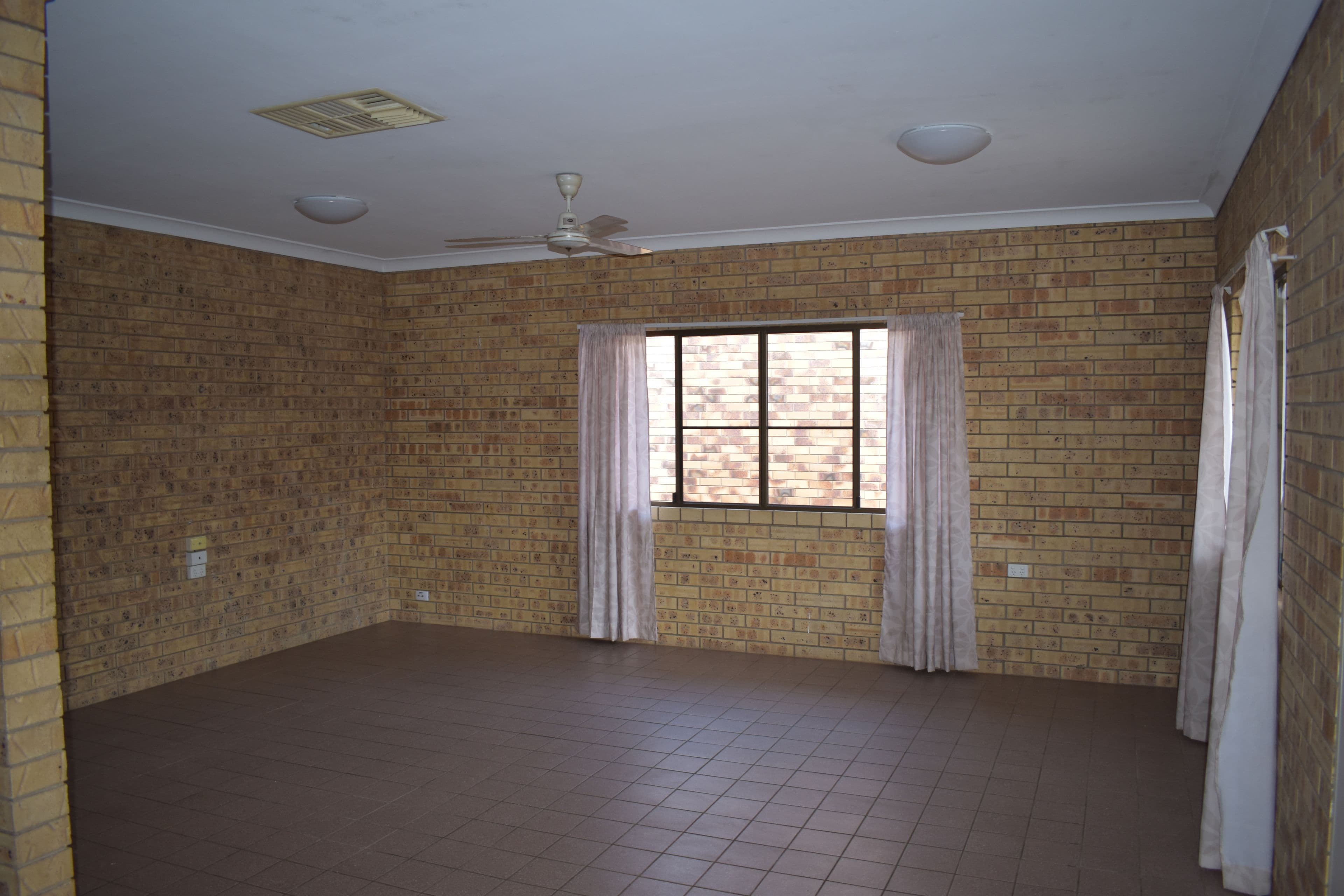 60 Gray Street, Emerald QLD 4720, Emerald - Thumbnail 6
