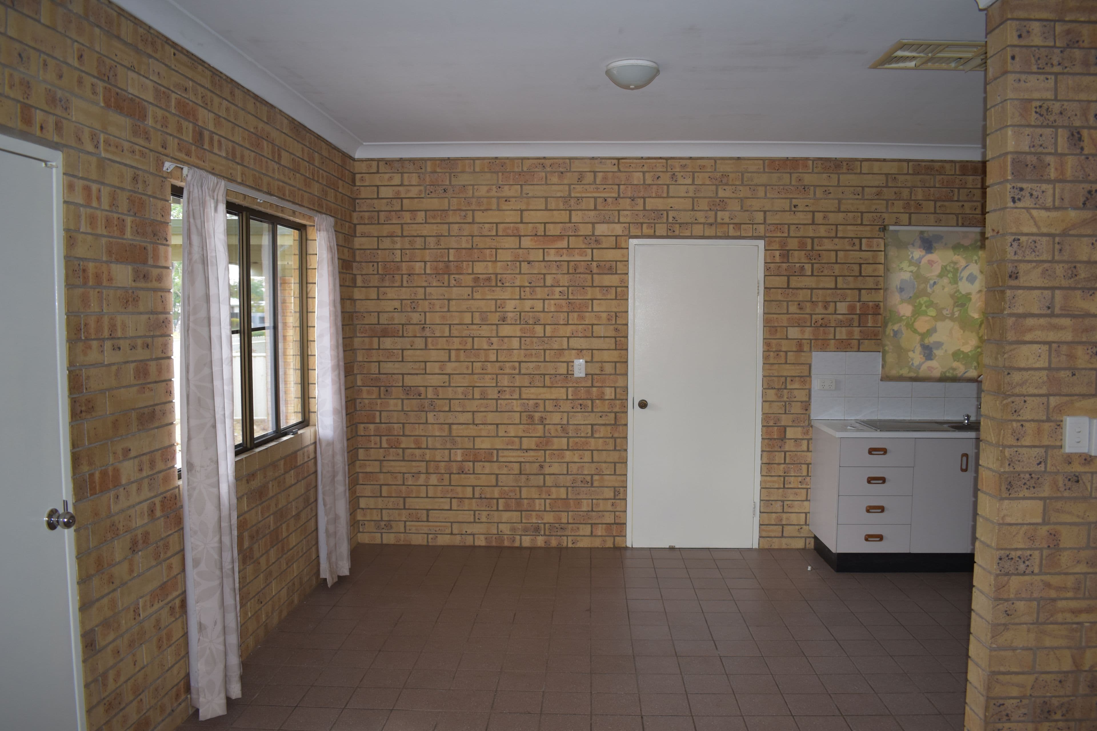 60 Gray Street, Emerald QLD 4720, Emerald - Thumbnail 7