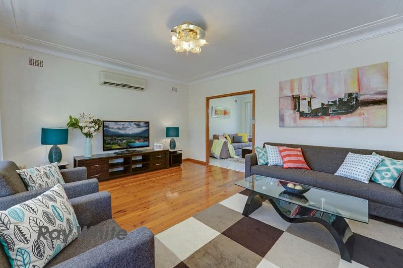 37 Robin Street, Carlingford - Thumbnail 2