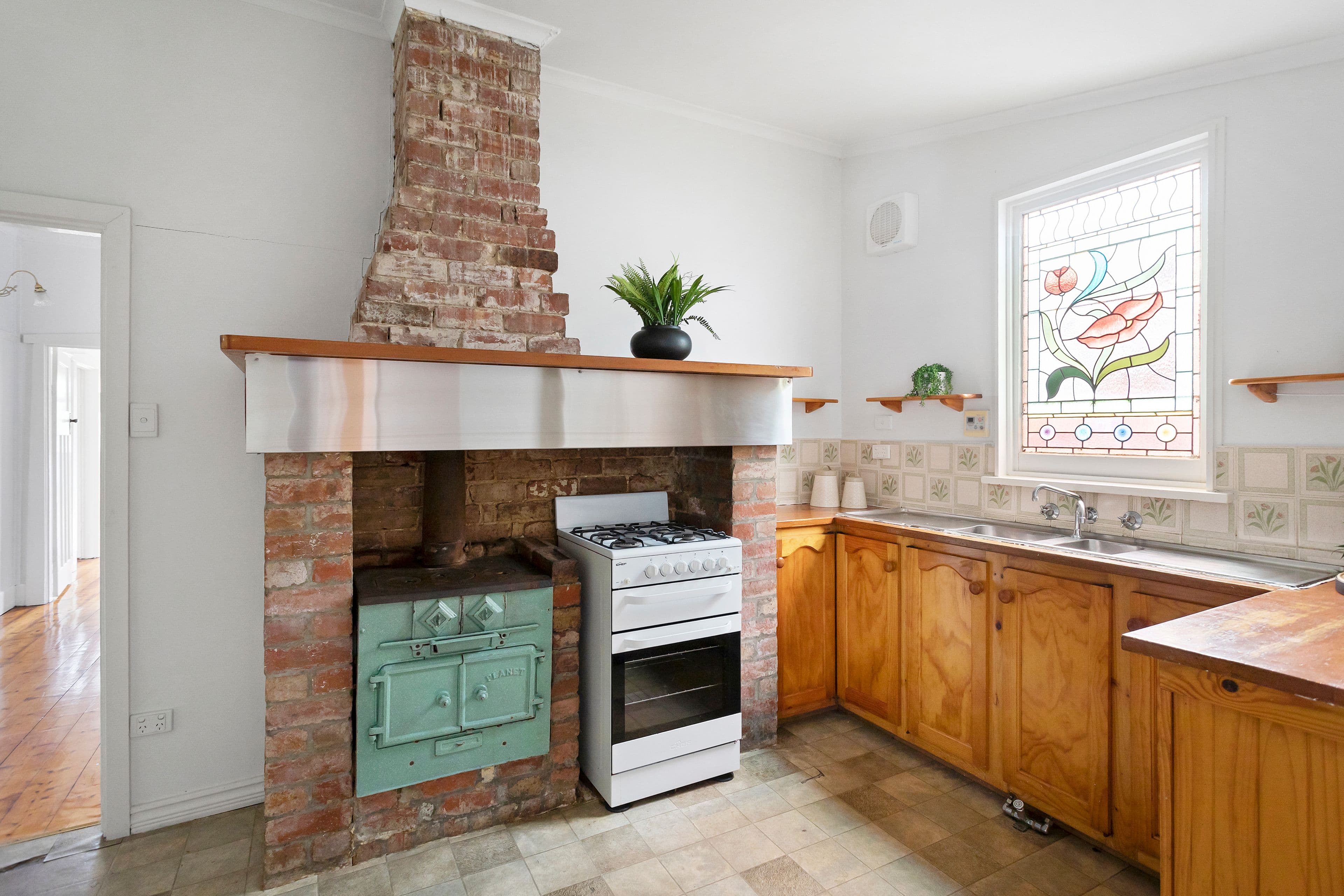 27 Laurie Street, Newport VIC 3015, Newport - Thumbnail 6