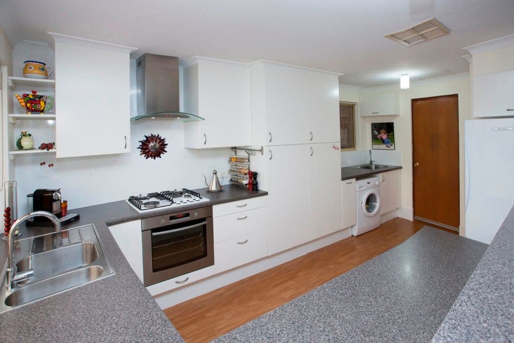 92 Apple Blossom Drive, MIRRABOOKA WA 6061, Mirrabooka - Thumbnail 3