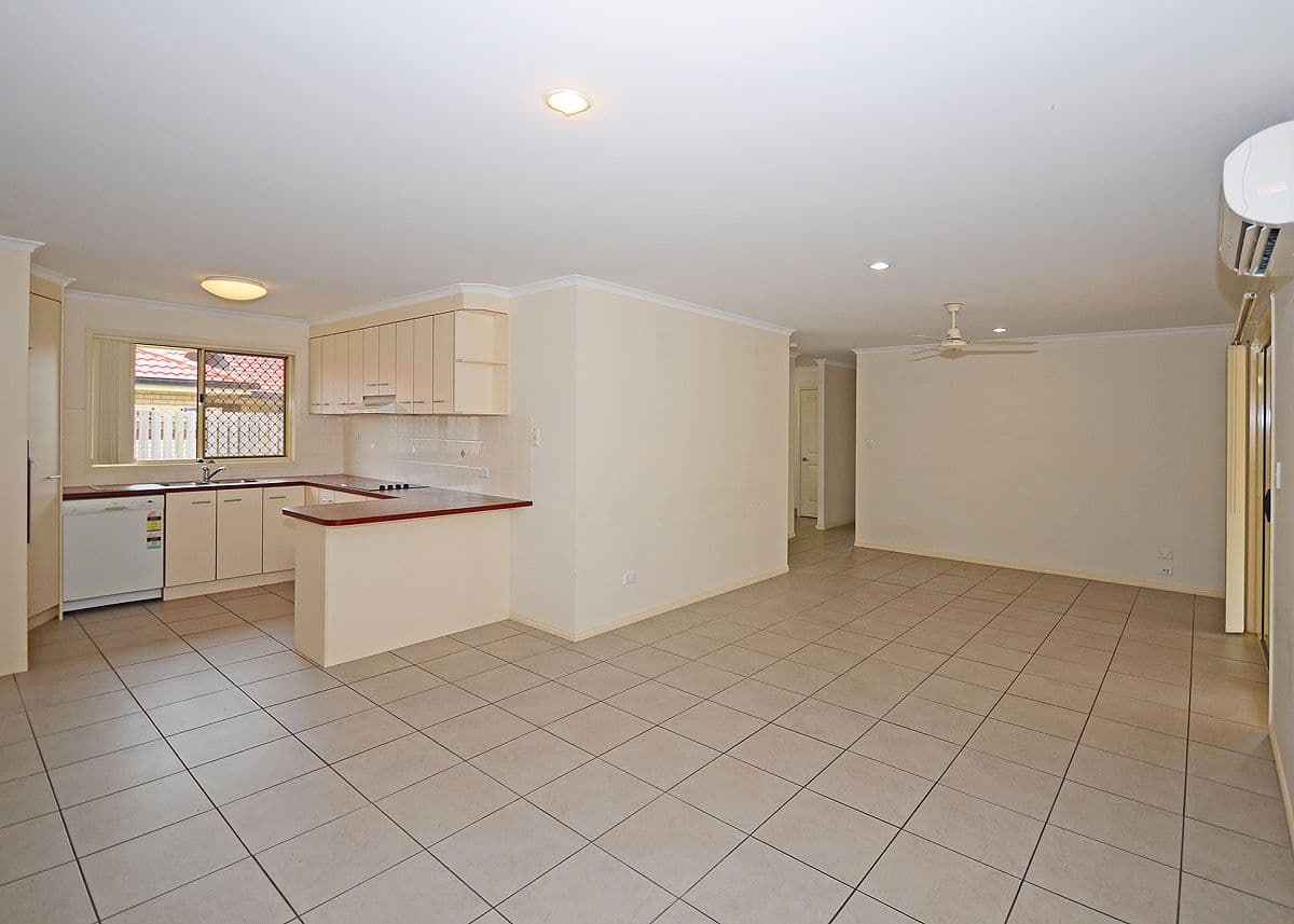 22 Topaz Circuit, URANGAN QLD 4655, Urangan - Thumbnail 3