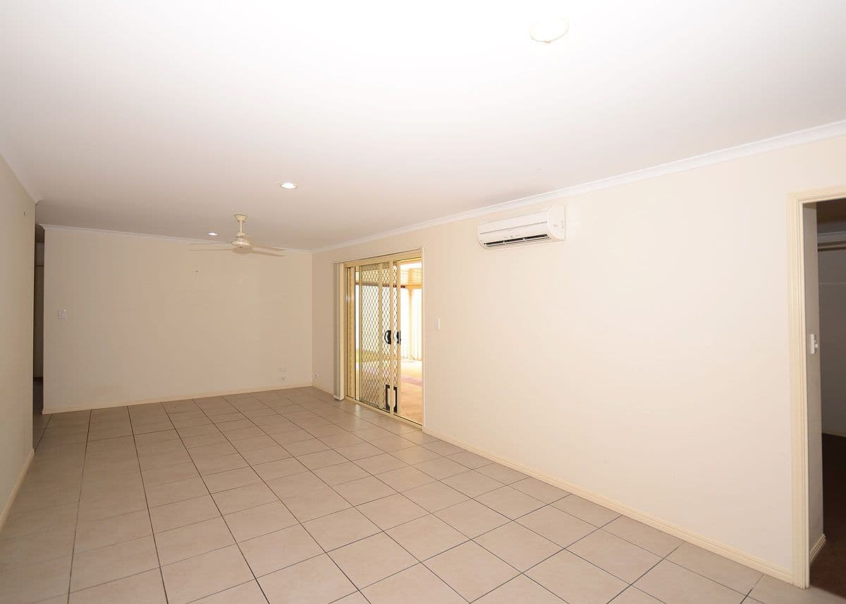 22 Topaz Circuit, URANGAN QLD 4655, Urangan - Thumbnail 4