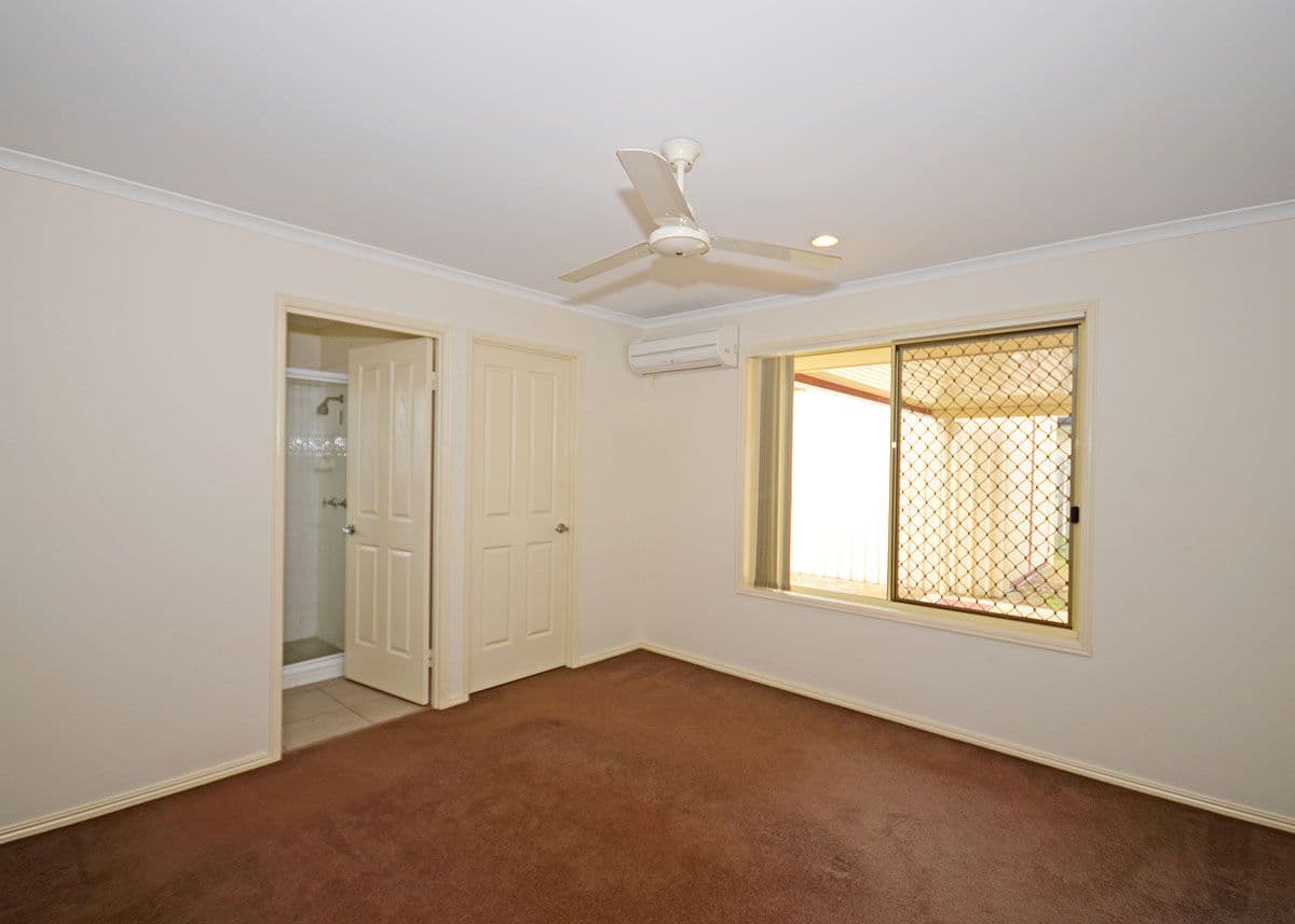 22 Topaz Circuit, URANGAN QLD 4655, Urangan - Thumbnail 8