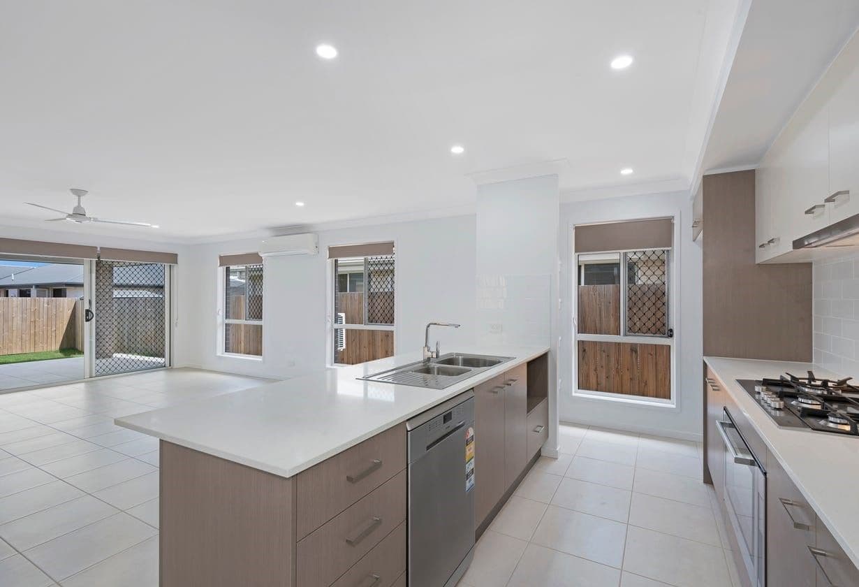 10 Isla Close, Mango Hill QLD 4509, Mango Hill - Thumbnail 2