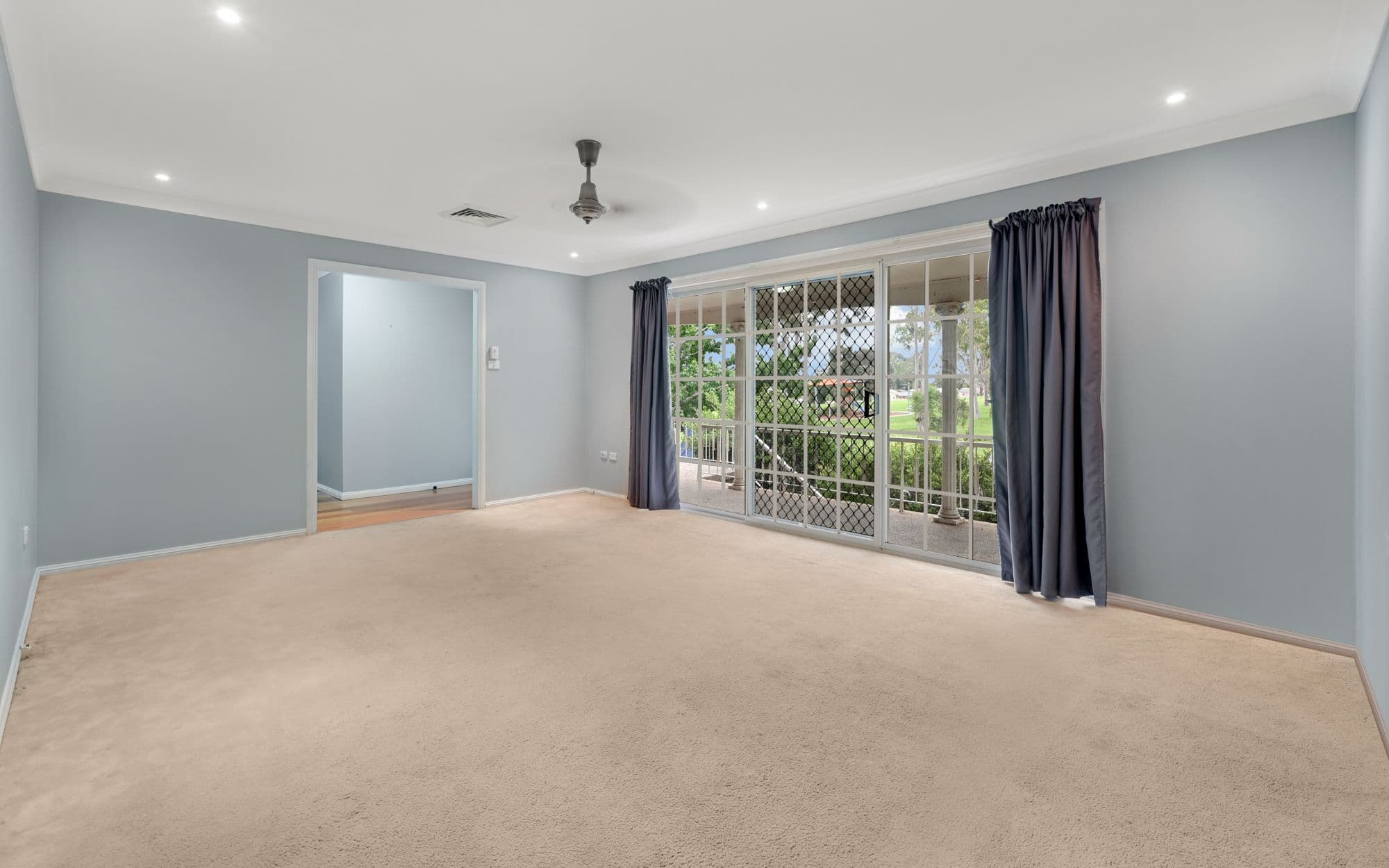 324 The Parkway, Bradbury NSW 2560, Bradbury - Thumbnail 2