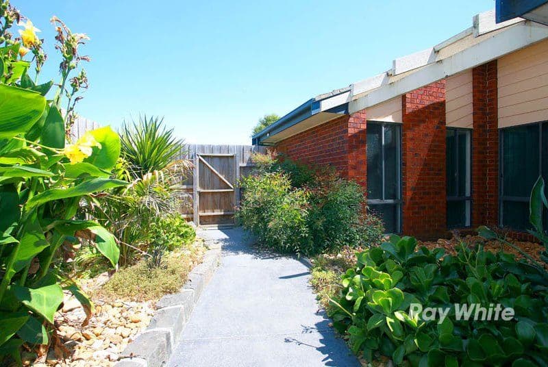 70 Raisell Road, CRANBOURNE VIC 3977, Cranbourne West - Thumbnail 7