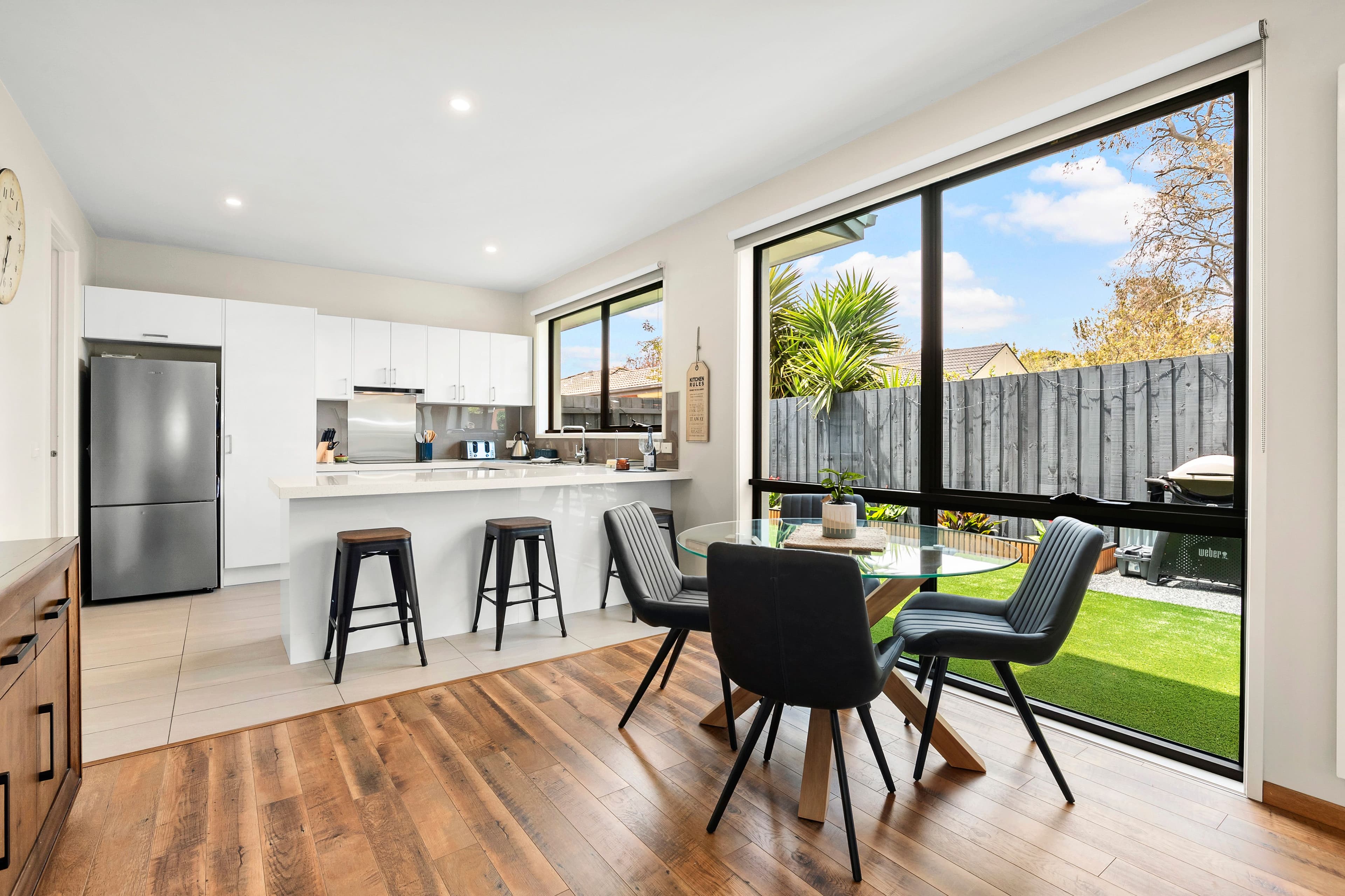 14 Duncan Avenue, Seaford VIC 3198, Seaford - Thumbnail 2