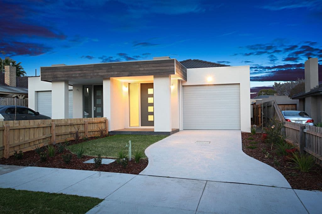8A Carinya Road, BENTLEIGH EAST VIC 3165, Bentleigh East - Thumbnail 2