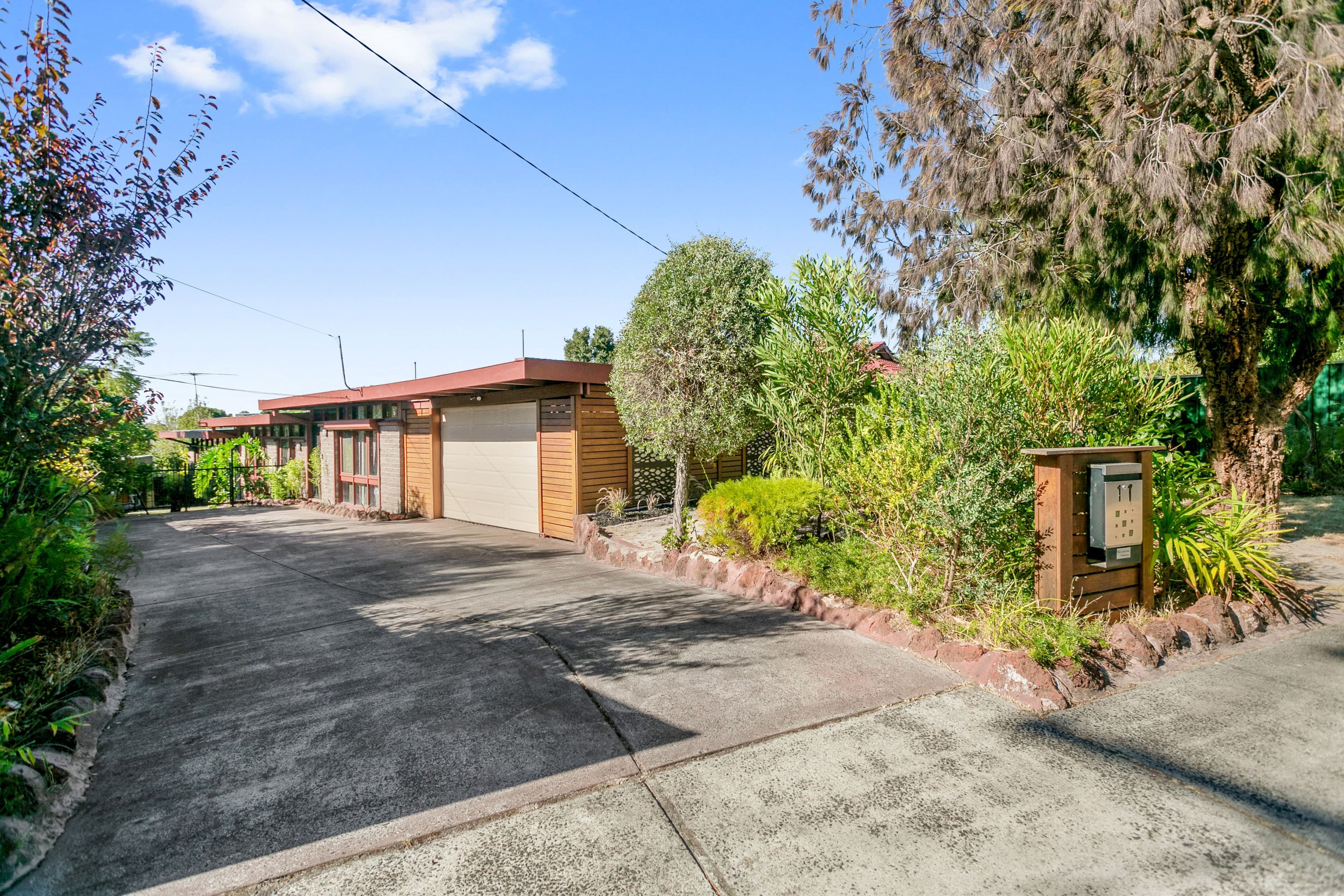 11 Leawarra Parade, Frankston VIC 3199, Frankston - Image 1