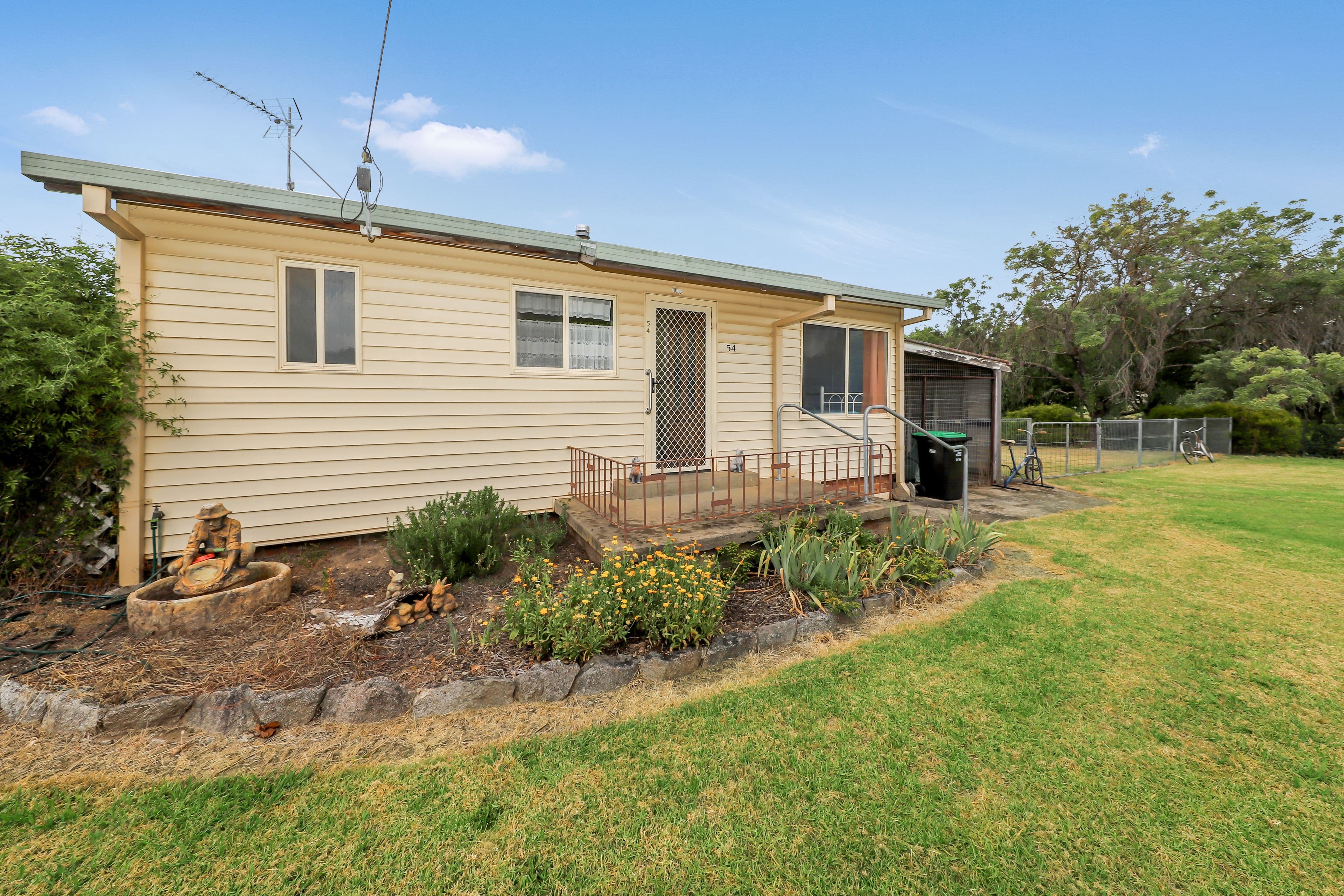 54 Currawong Road, Tumut NSW 2720, Tumut - Thumbnail 2