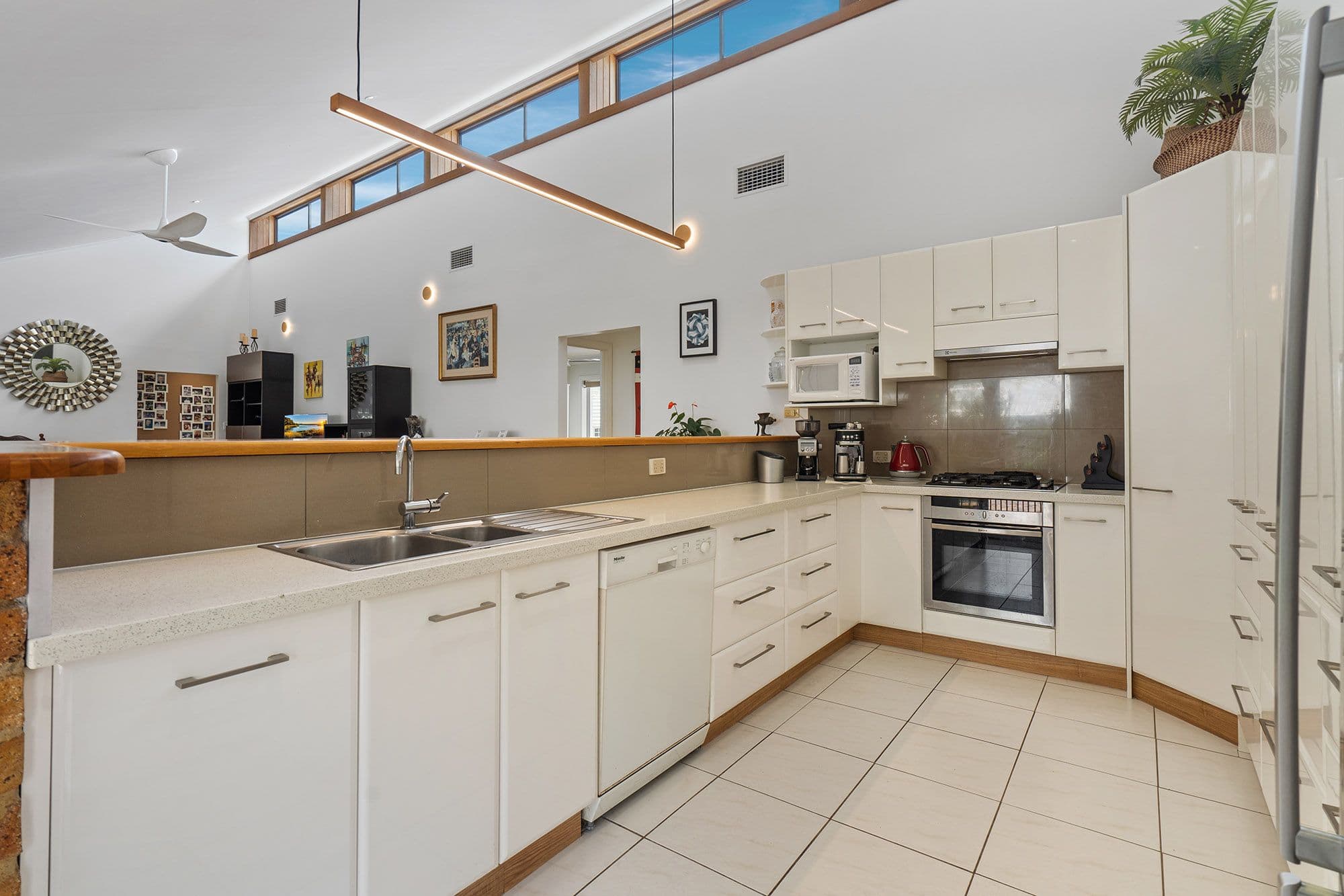 66 Wishart Road, Upper Mount Gravatt QLD 4122, Upper Mount Gravatt - Thumbnail 2