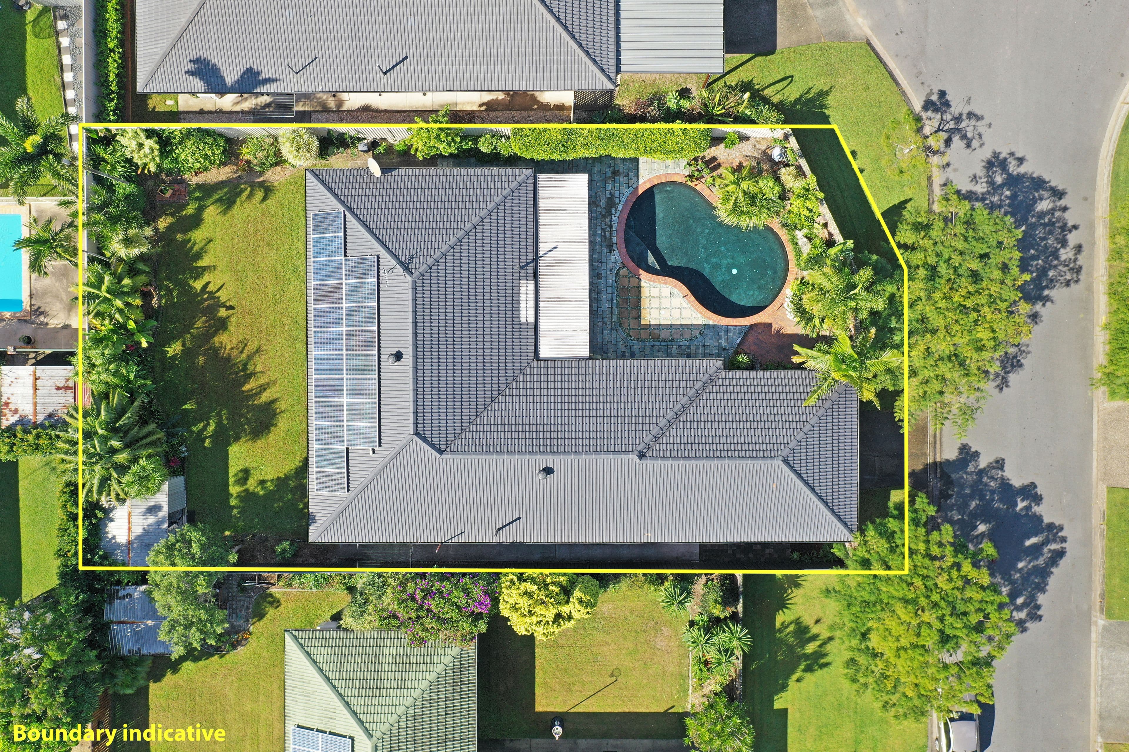 8 Tartan Court, Mermaid Waters QLD 4218, Mermaid Waters - Thumbnail 7