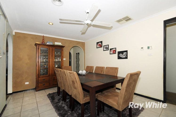 11 South Anderson Court, CRANBOURNE NORTH VIC 3977, Cranbourne - Thumbnail 3