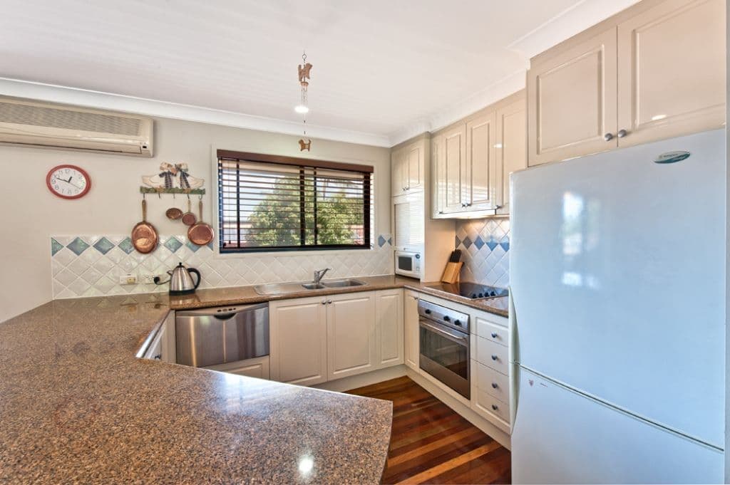 72 Broadwater Street, RUNAWAY BAY QLD 4216, Runaway Bay - Thumbnail 5