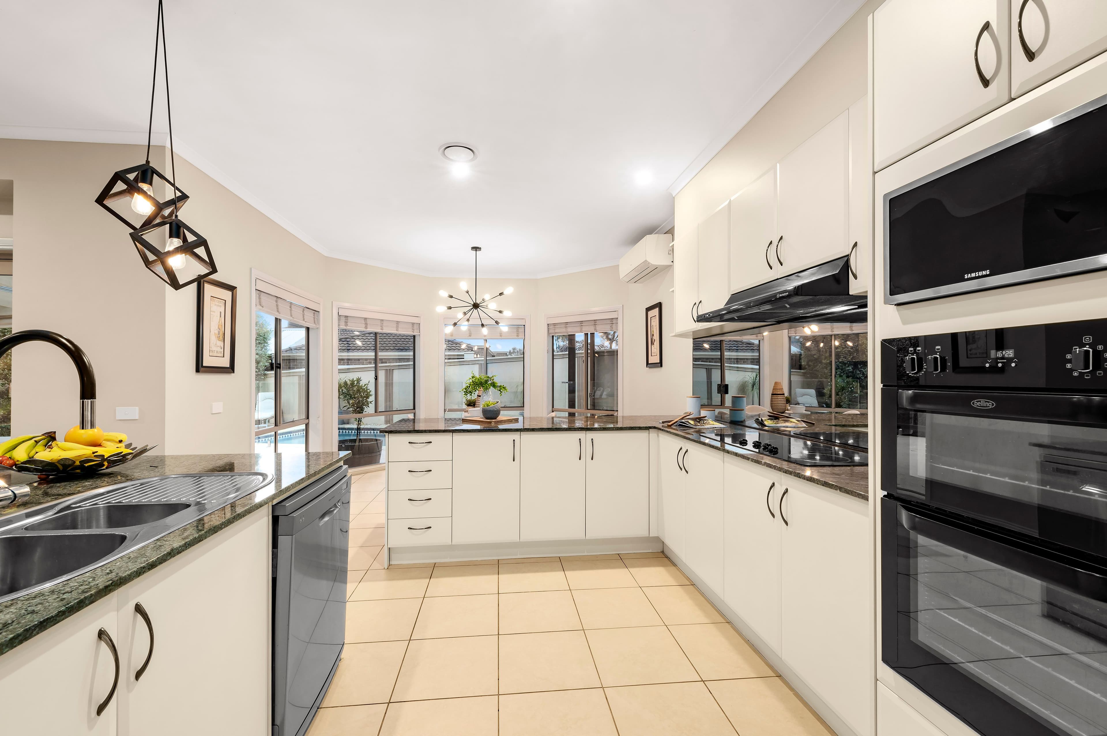 2 Minkell Court, Wantirna VIC 3152, Wantirna - Thumbnail 2