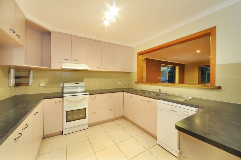 19 Catherine Crescent, JUBILEE POCKET QLD 4802, Jubilee Pocket - Thumbnail 2