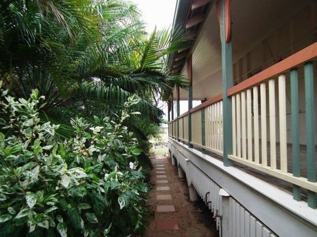 242 Borilla Street, EMERALD QLD 4720, Emerald - Thumbnail 2