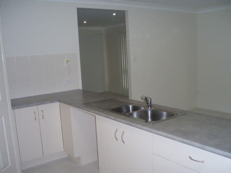 16 Riley Drive, GRACEMERE QLD 4702, Gracemere - Thumbnail 8