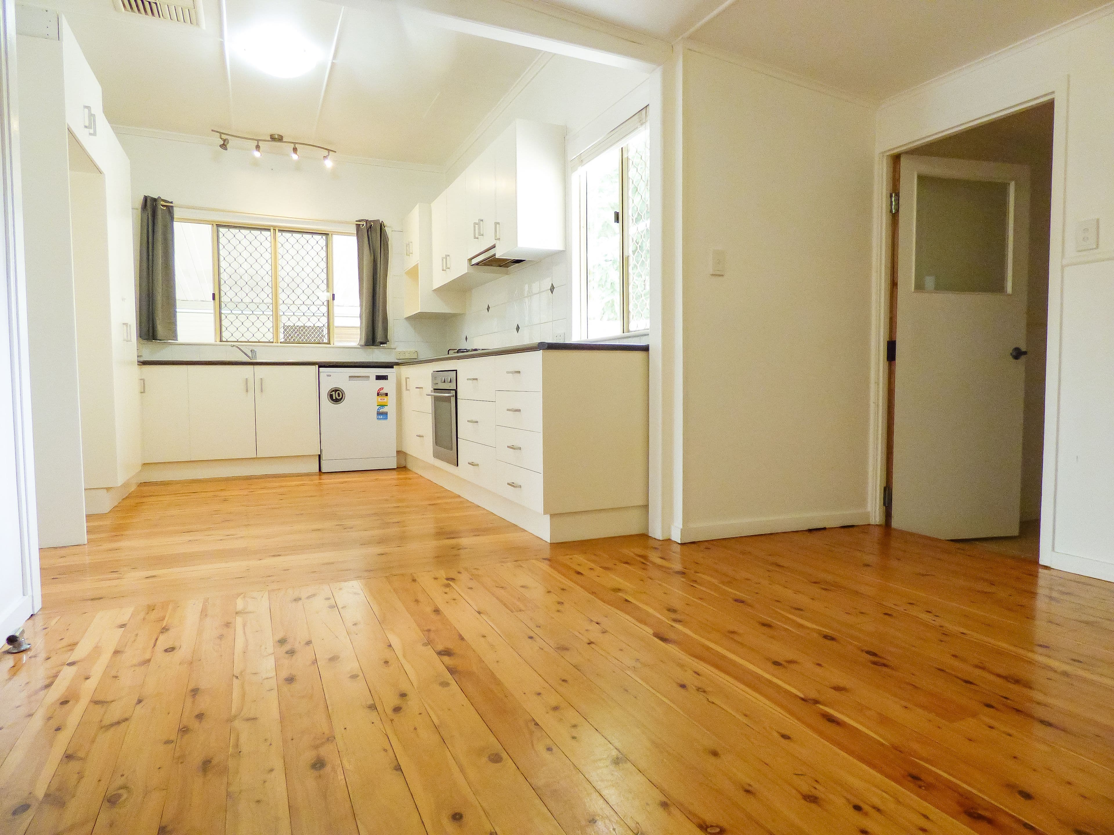 44 Taylor Street, Roma QLD 4455, Roma - Thumbnail 7