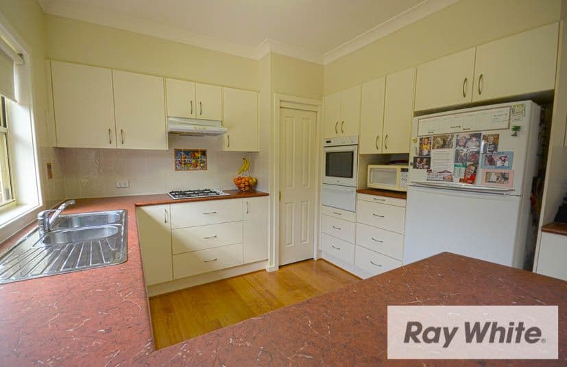 19 Park Avenue, TAHMOOR NSW 2573, Tahmoor - Thumbnail 4
