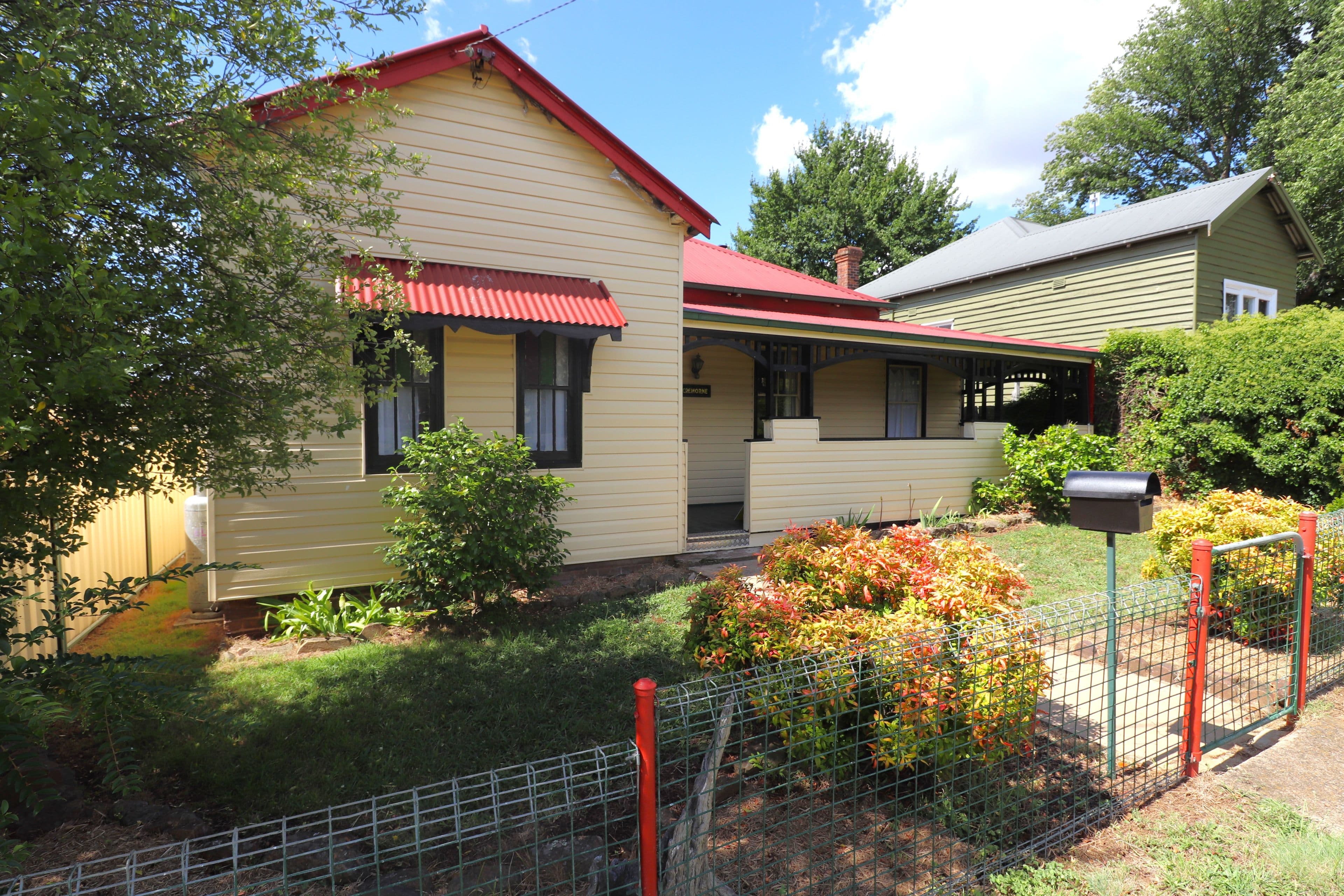 166 Wentworth Street, Glen Innes NSW 2370, Glen Innes - Image 1