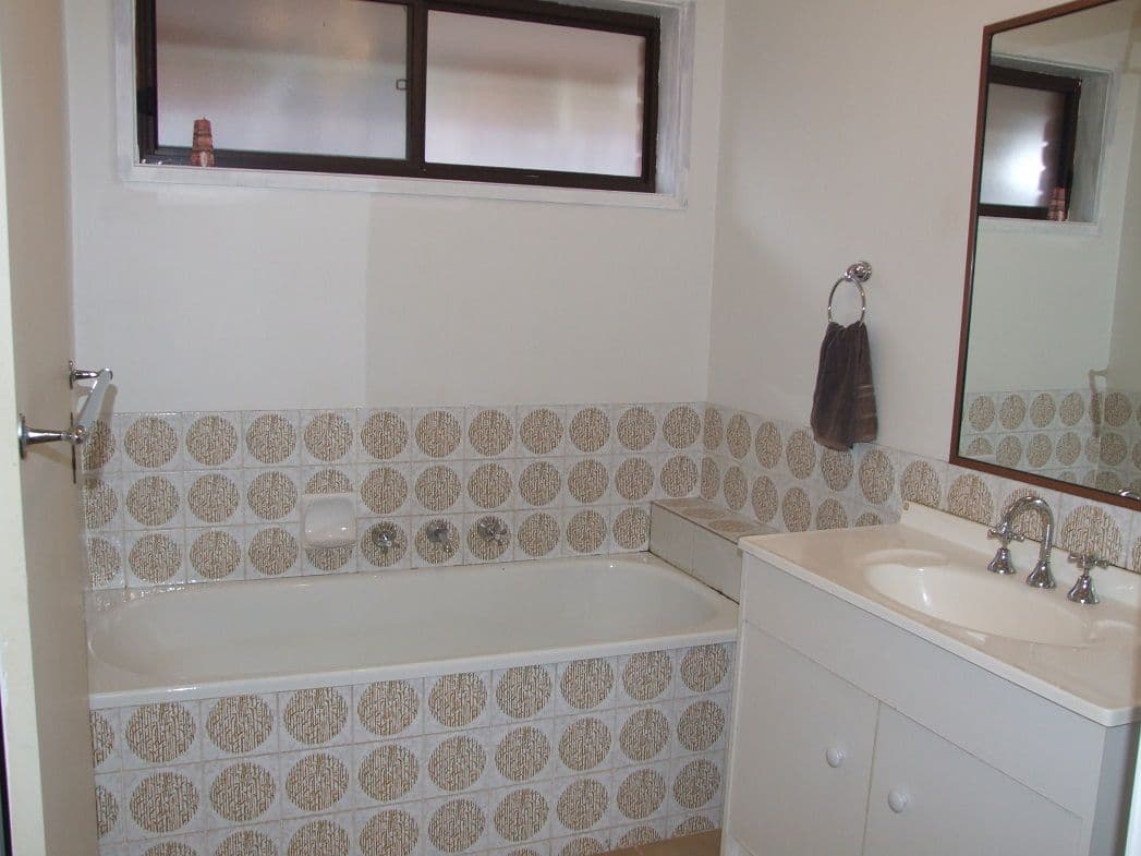 19 Bridgeford  Crescent, MELTON SOUTH VIC 3338, Melton South - Thumbnail 8