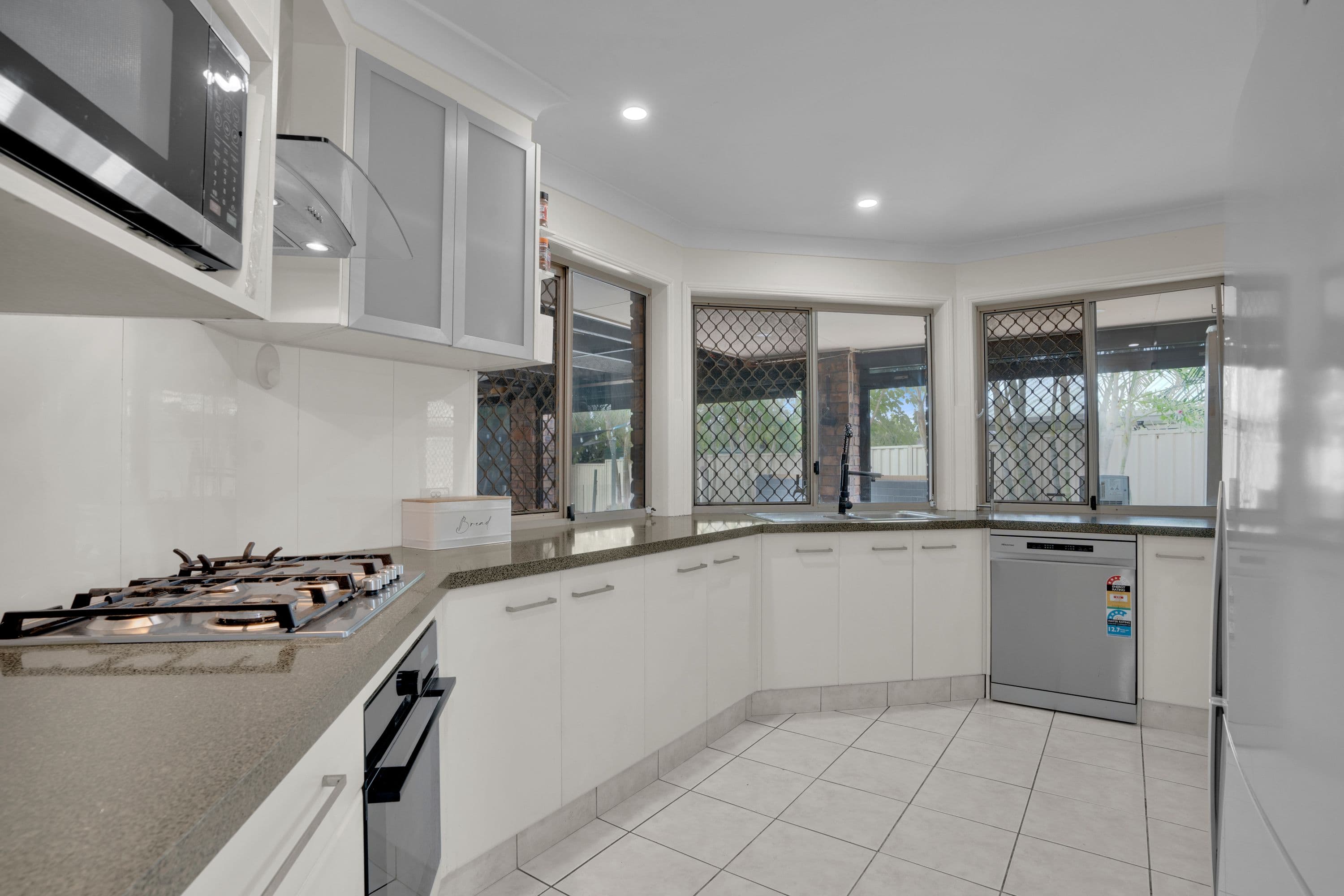 9 Lomond Court, Varsity Lakes QLD 4227, Varsity Lakes - Thumbnail 5