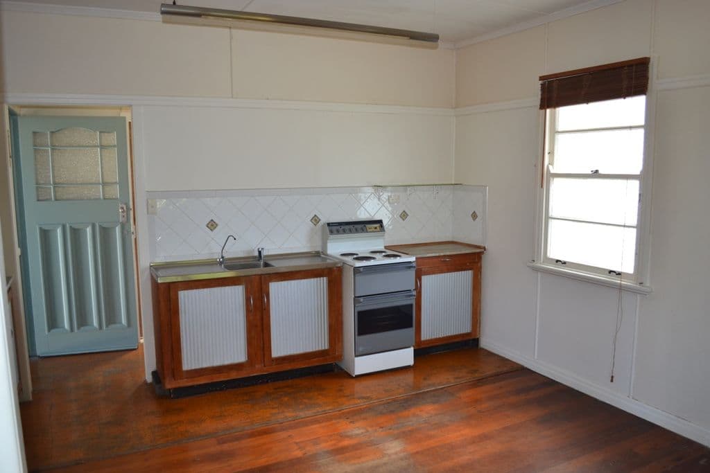 6 Pandanus Street, COOEE BAY QLD 4703, Cooee Bay - Thumbnail 3