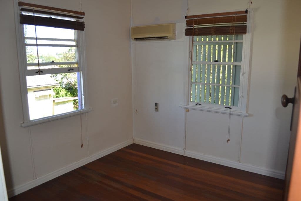 6 Pandanus Street, COOEE BAY QLD 4703, Cooee Bay - Thumbnail 4