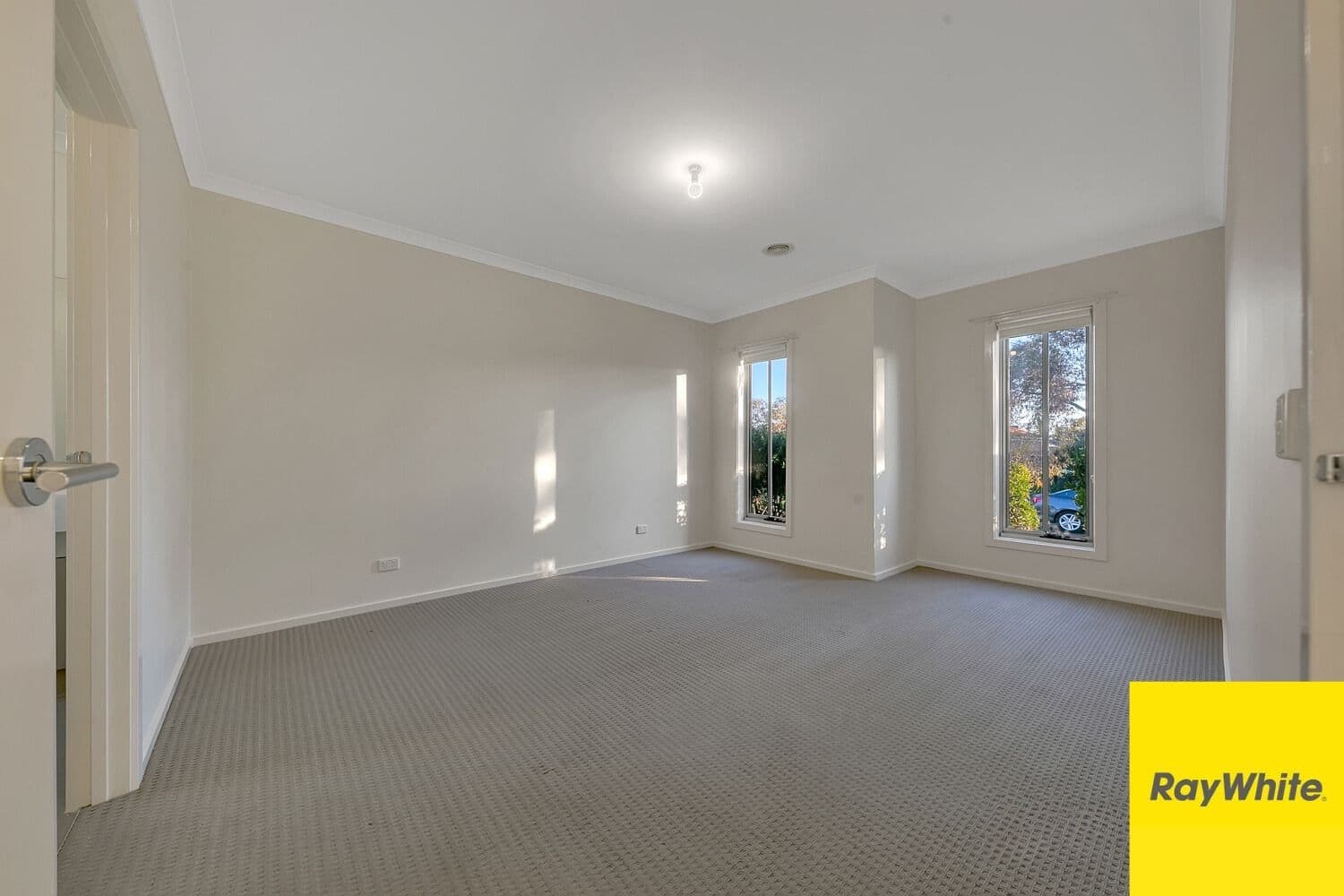 30 Larson Avenue, Tarneit VIC 3029, Tarneit - Thumbnail 3