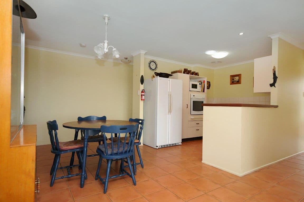 5 Glen Court, GLENCOE QLD 4352, Glencoe - Thumbnail 5