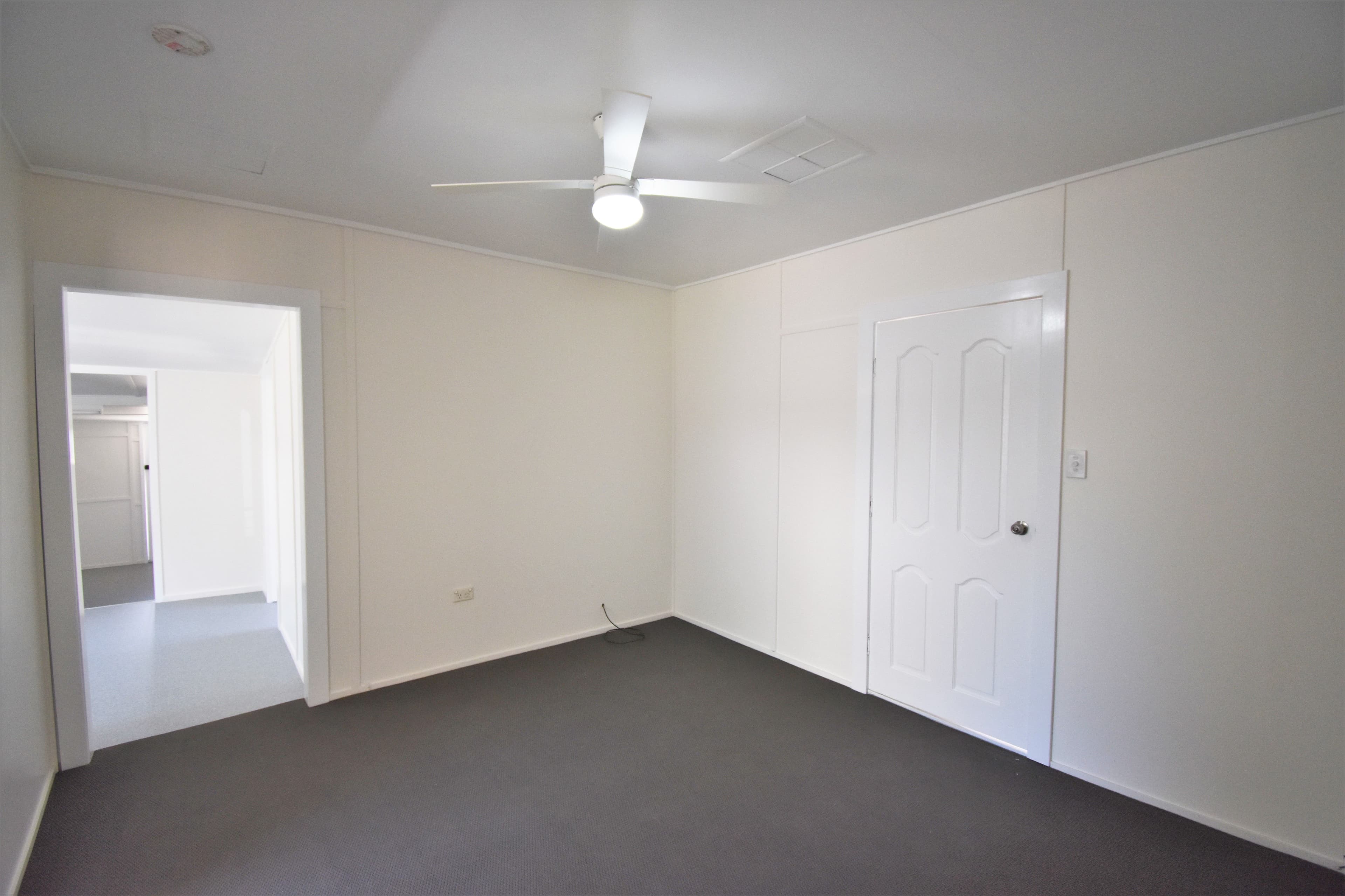 92 Cassowary Street, Longreach QLD 4730, Longreach - Thumbnail 2