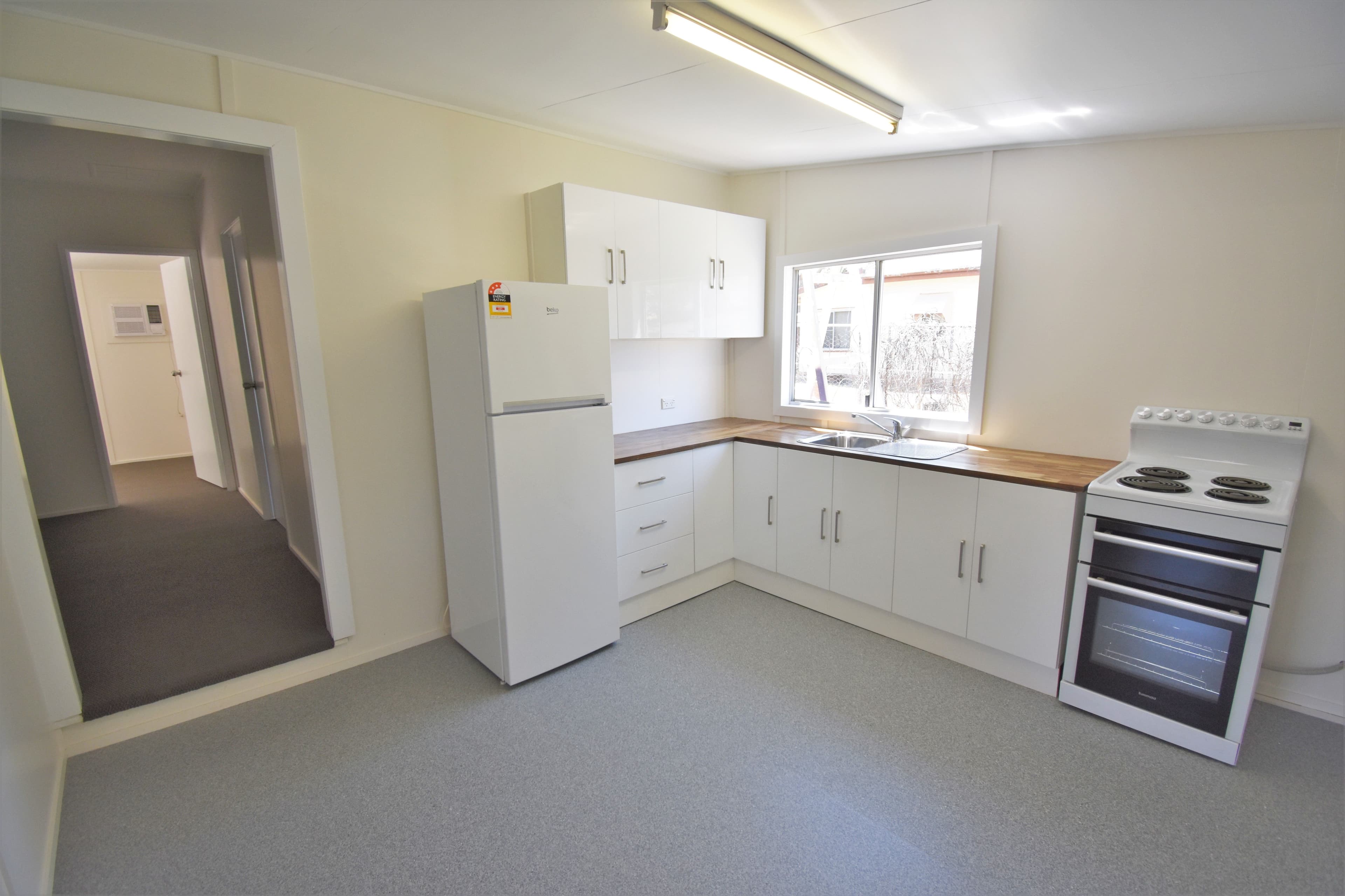 92 Cassowary Street, Longreach QLD 4730, Longreach - Thumbnail 3